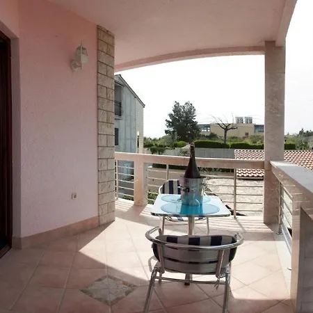 Guest house Villa Stobrec 3*