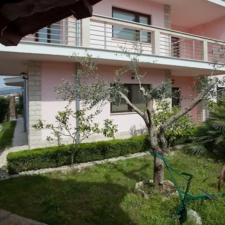 Villa Stobrec Guest house