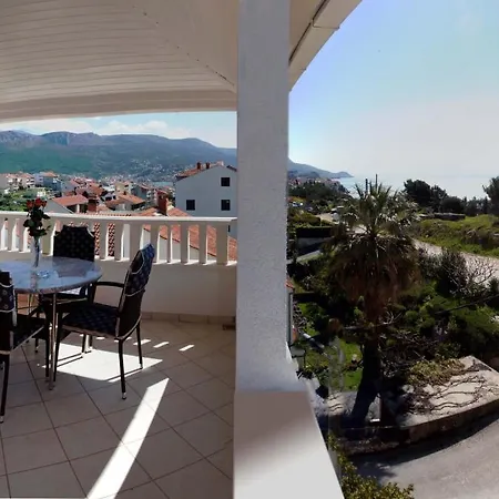 Villa Stobrec Гостевой дом Стобрек