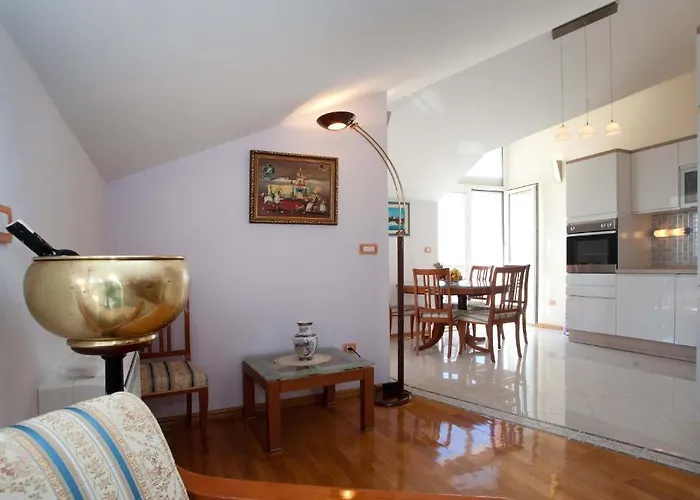Konukevi Villa Stobrec 3*
